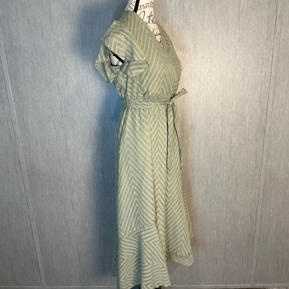 Chic Sage Striped High Low Dress Size XS - Picture 4 of 12